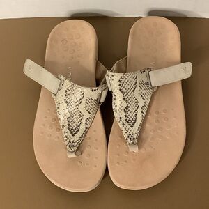 Vionic Wanda Snakeskin Pattern Sandals